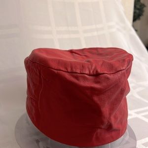PATRICIA UNDERWOOD! 100% Leather kid skin pill box bell boy style vintage hat